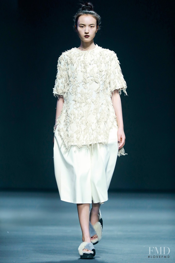 Luping Wang featured in  the ZhuChongYun fashion show for Autumn/Winter 2016