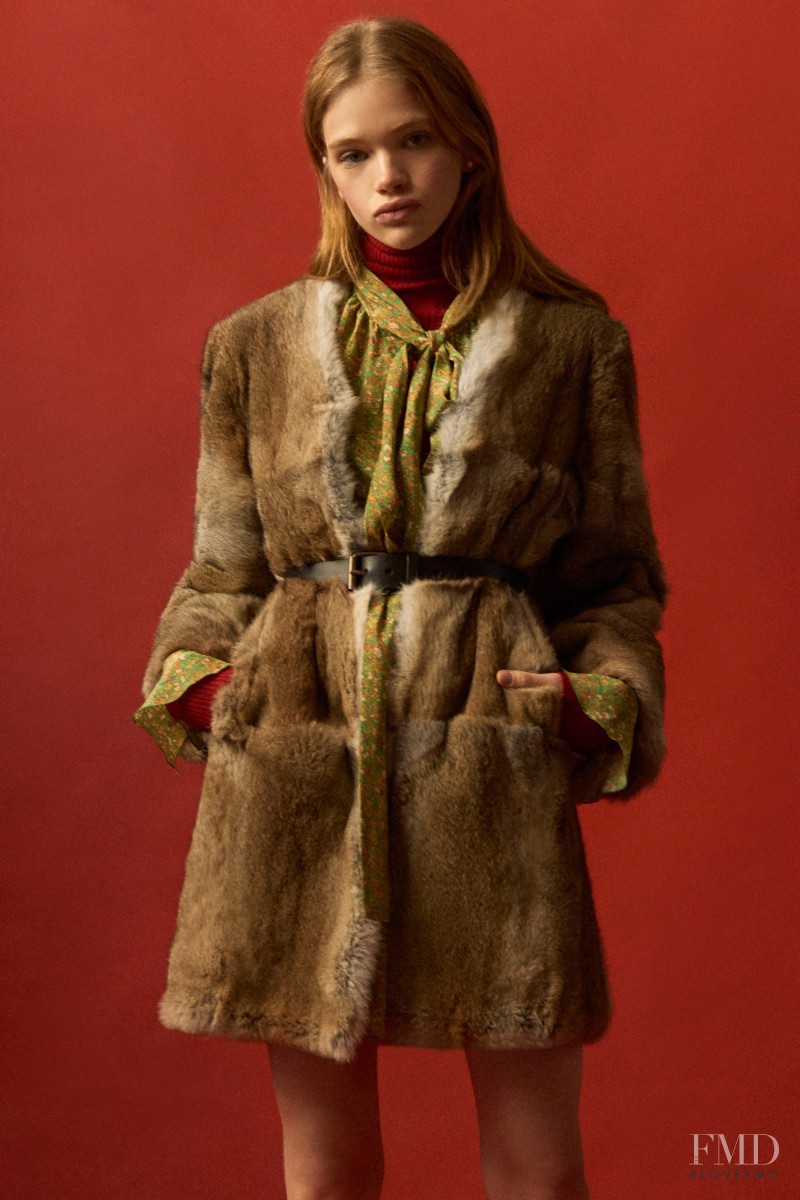 Stella Lucia featured in  the Philosophy di Lorenzo Serafini fashion show for Pre-Fall 2016