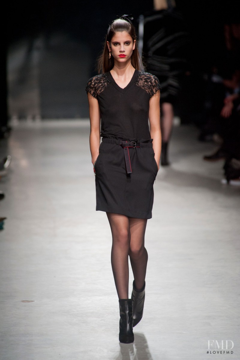 Antonina Petkovic featured in  the Alexis Mabille fashion show for Autumn/Winter 2013