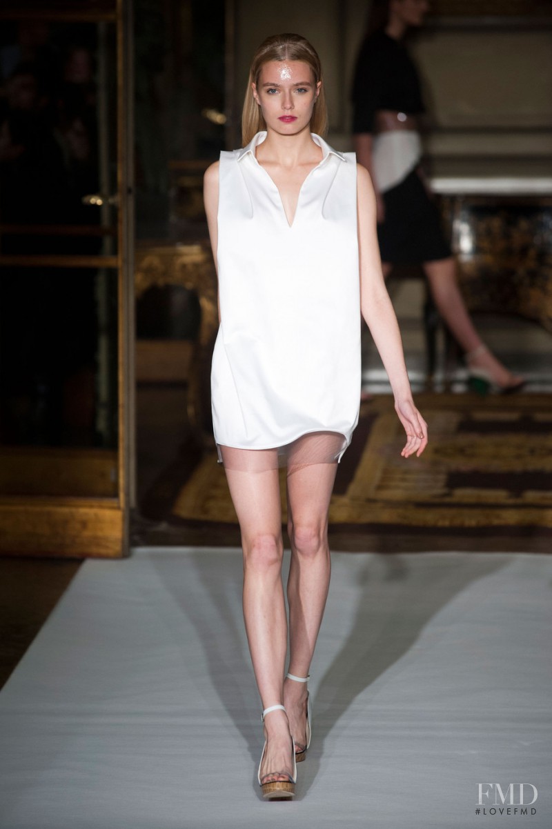 Amaya Arzuaga fashion show for Spring/Summer 2013