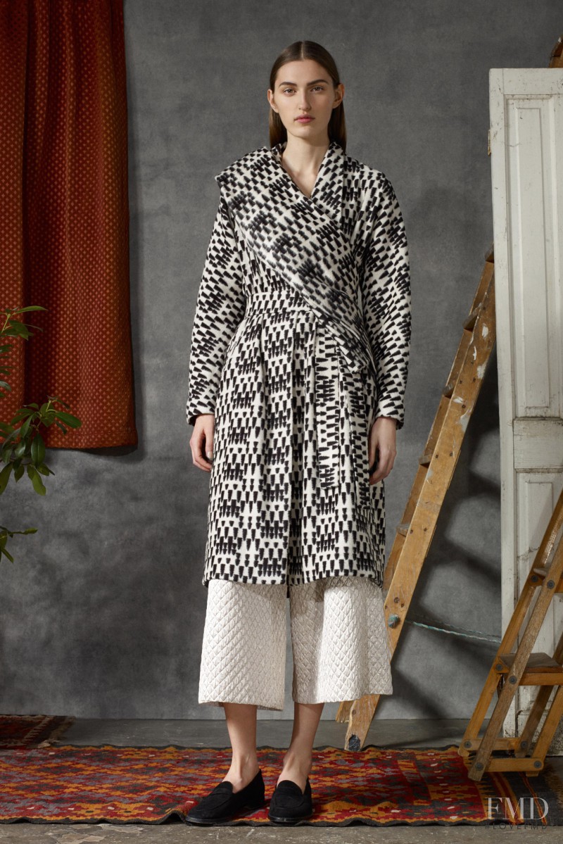 Zoe Huxford featured in  the Osman by Osman Yousefzada fashion show for Pre-Fall 2015