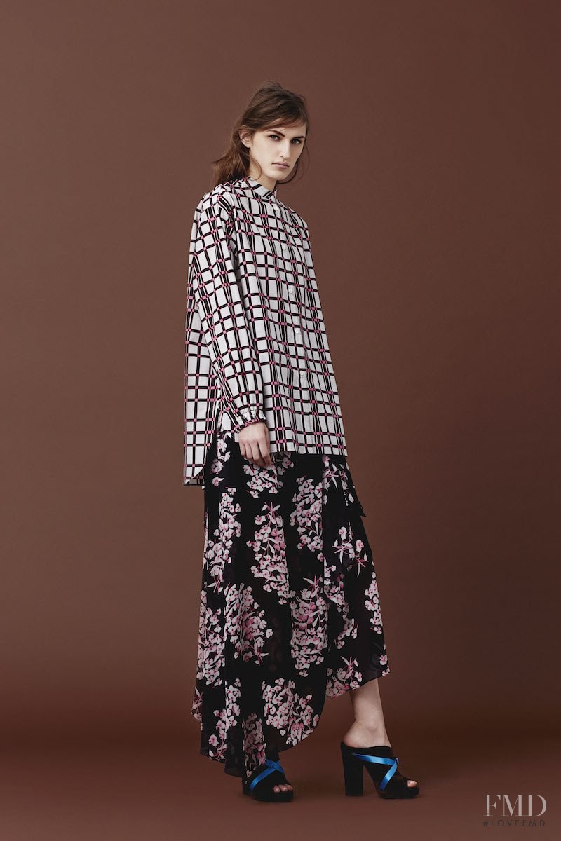 Zoe Huxford featured in  the Jonathan Saunders fashion show for Pre-Fall 2015