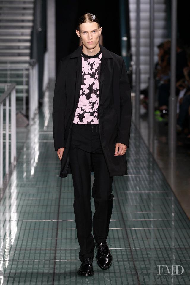 Raf Simons fashion show for Spring/Summer 2012