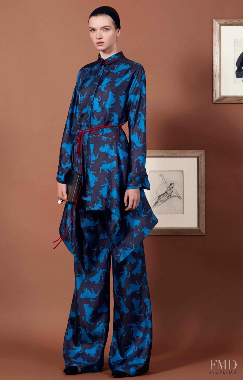 Eva Klimkova featured in  the Vionnet fashion show for Pre-Fall 2016