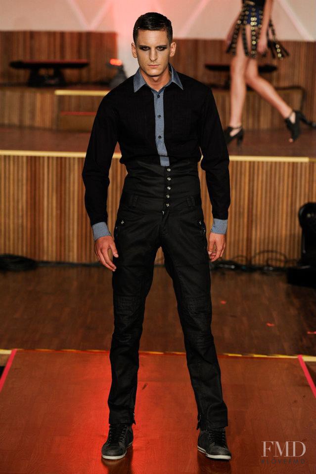 Casa de Criadores fashion show for Spring/Summer 2012