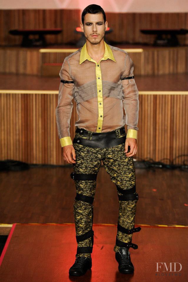 Casa de Criadores fashion show for Spring/Summer 2012