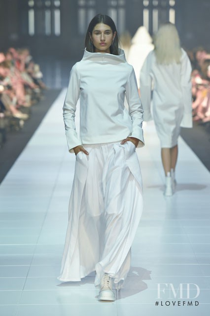 Roberta Pecoraro featured in  the VAMFF Premium Runway 1 presented by Vogue Australia  fashion show for Spring/Summer 2016