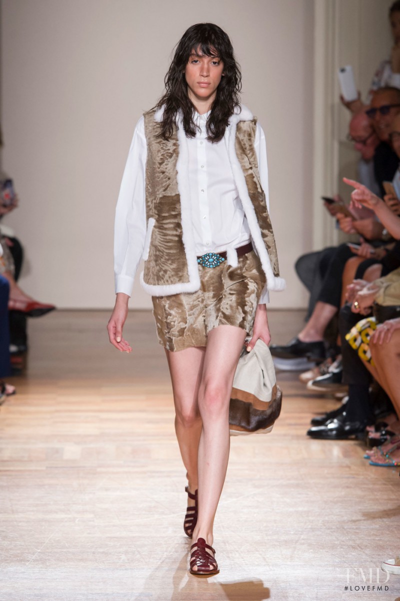 Barbara Sanchez featured in  the Simonetta Ravizza fashion show for Spring/Summer 2017