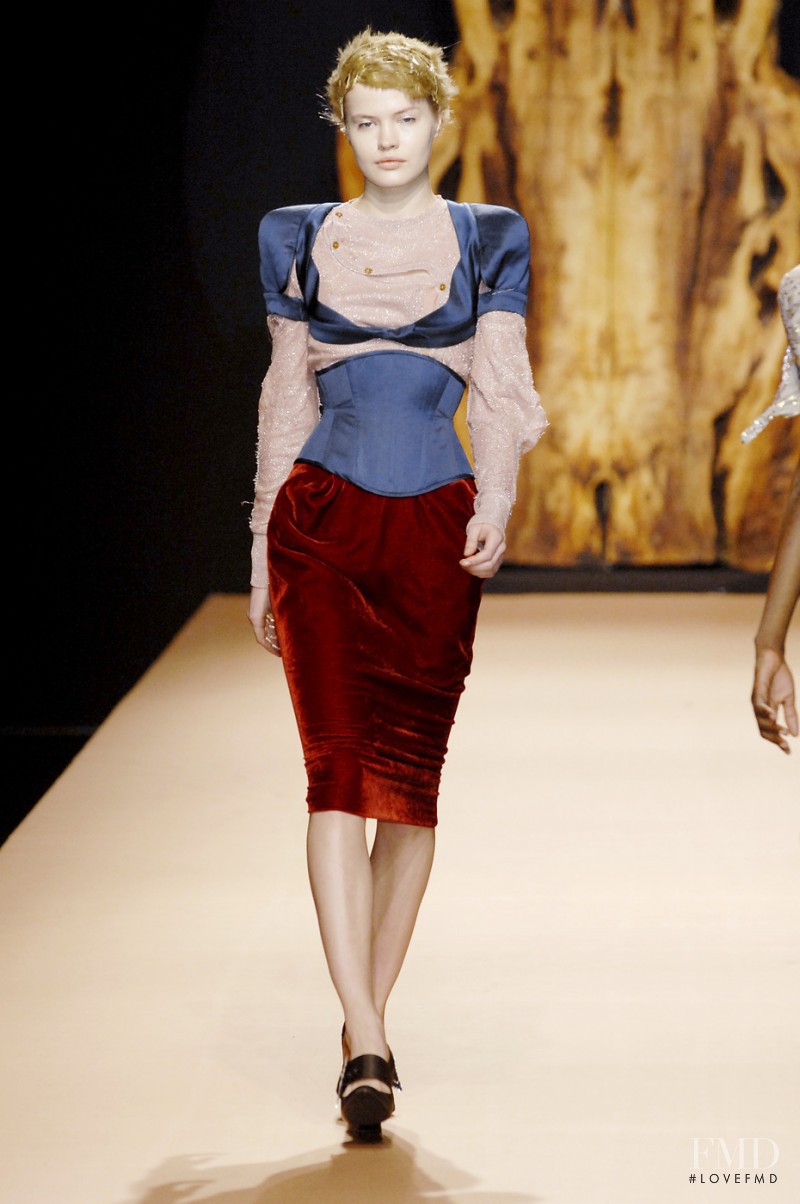 Yulia Vasiltsova featured in  the Vivienne Westwood fashion show for Autumn/Winter 2007