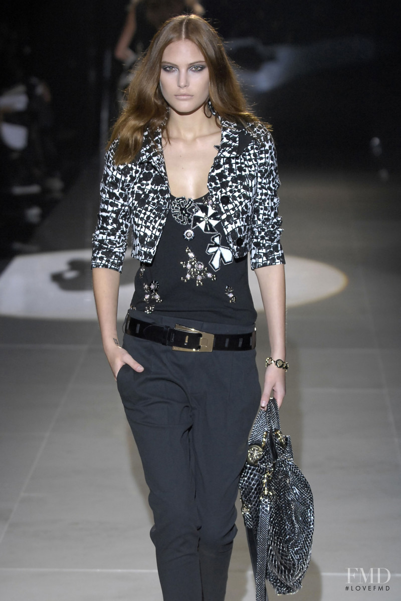 Catherine McNeil featured in  the Gucci fashion show for Spring/Summer 2008