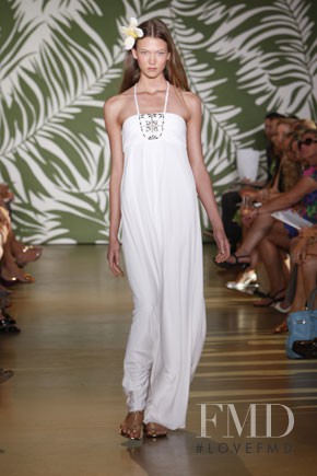 Karlie Kloss featured in  the Milly fashion show for Resort 2009