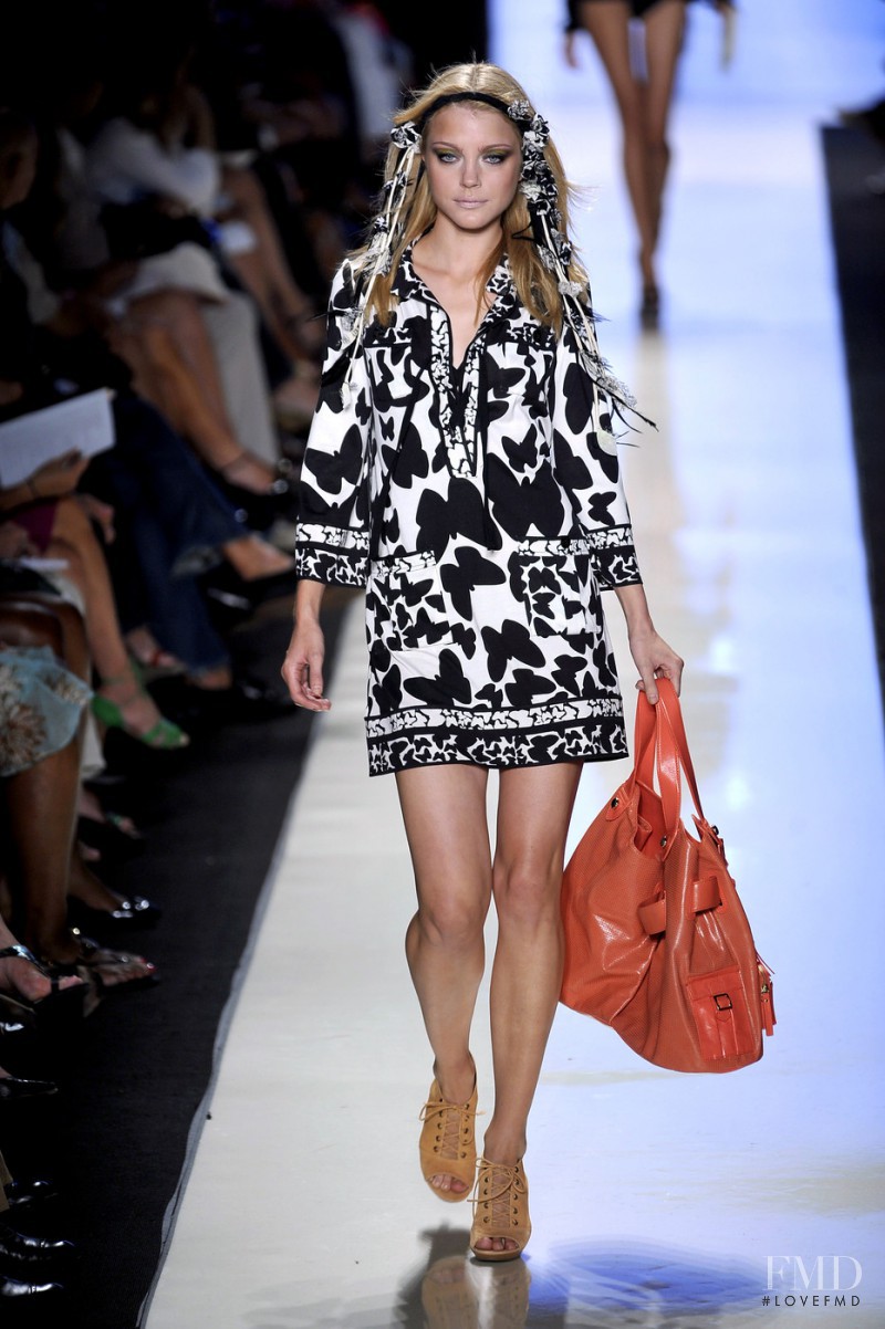 Diane Von Furstenberg fashion show for Spring/Summer 2009