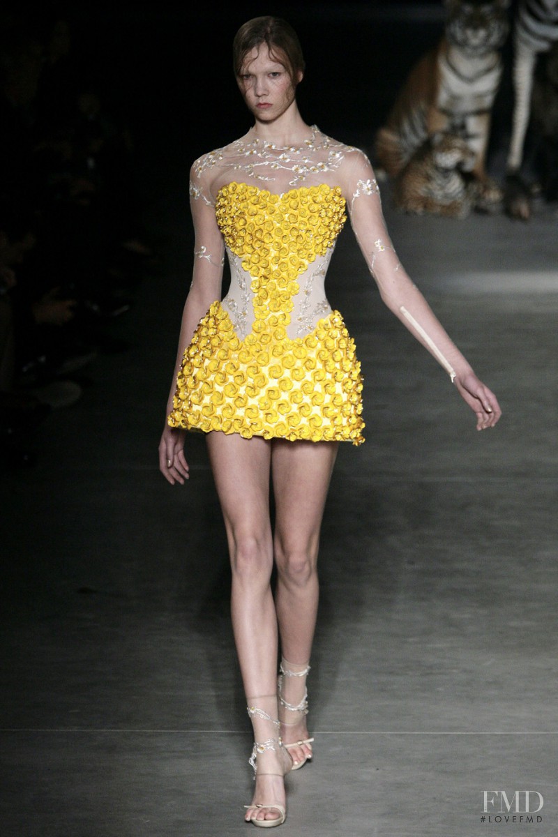 Karlie Kloss featured in  the Alexander McQueen fashion show for Spring/Summer 2009