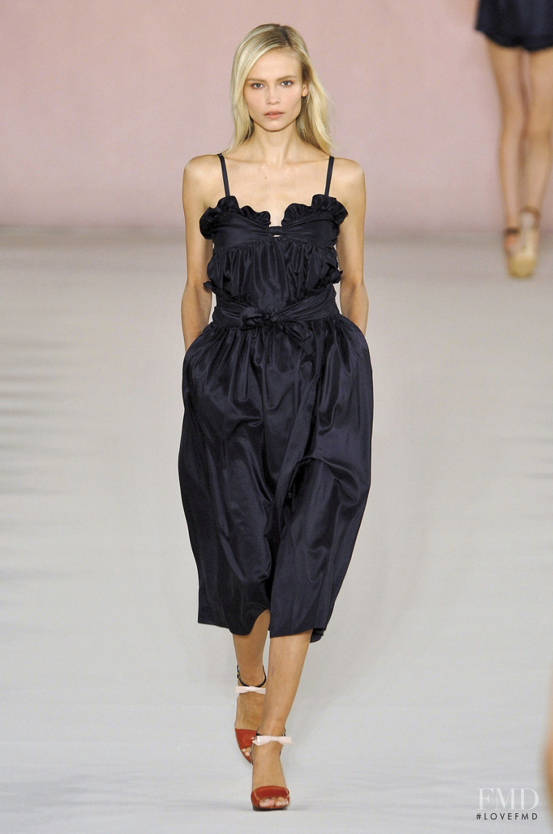 Natasha Poly featured in  the Chloe fashion show for Spring/Summer 2009