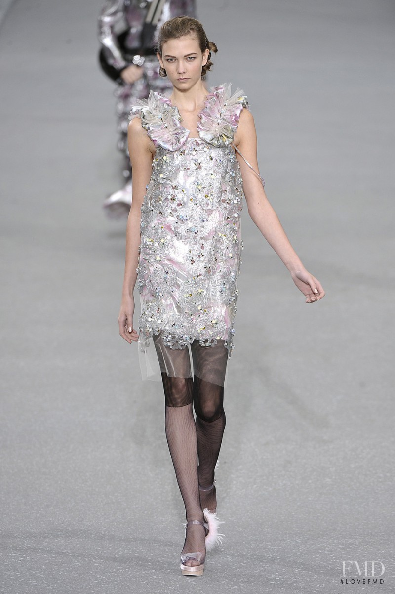 Karlie Kloss featured in  the Chanel fashion show for Spring/Summer 2009