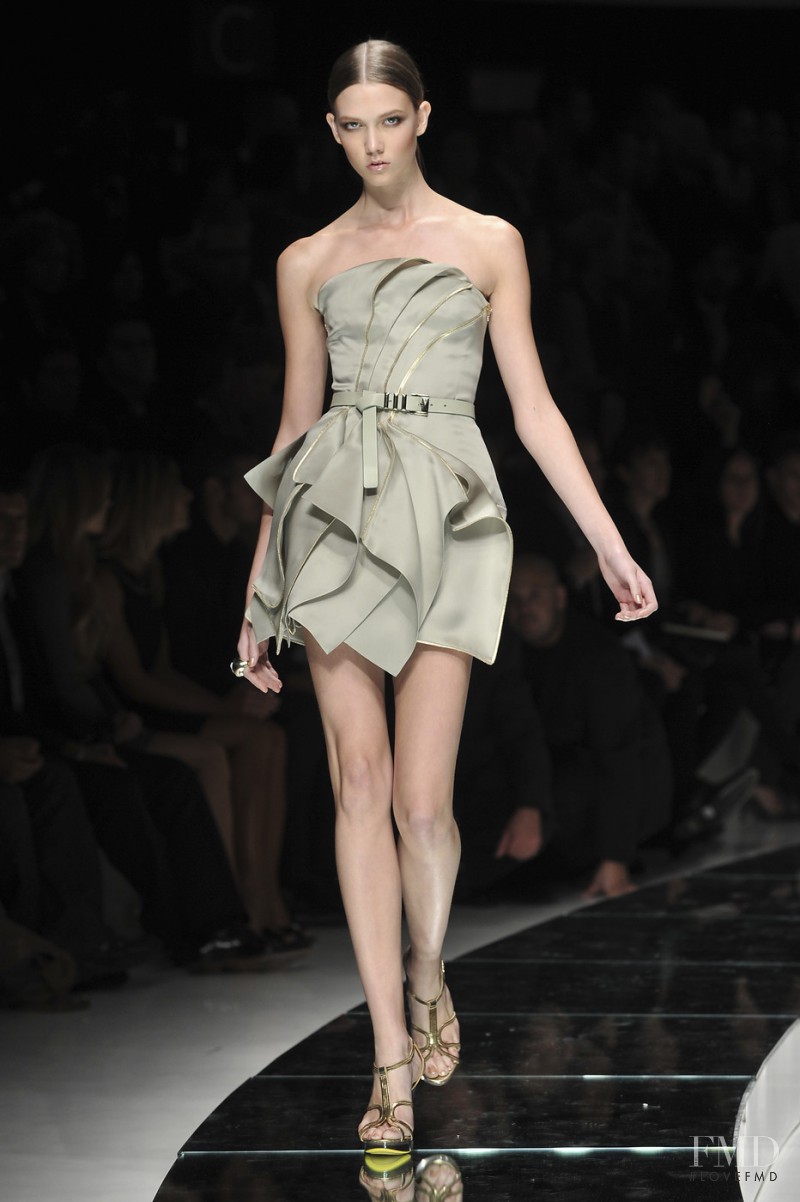 Karlie Kloss featured in  the Versace fashion show for Spring/Summer 2009