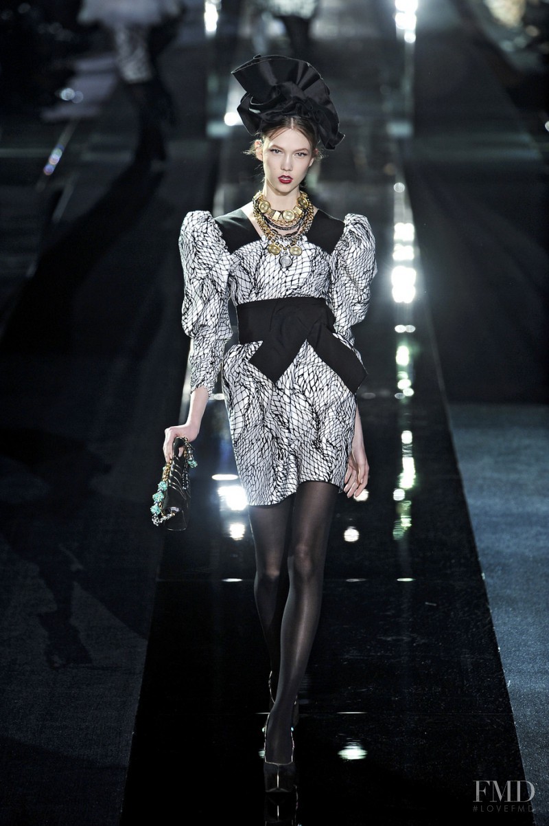 Karlie Kloss featured in  the Dolce & Gabbana fashion show for Autumn/Winter 2009