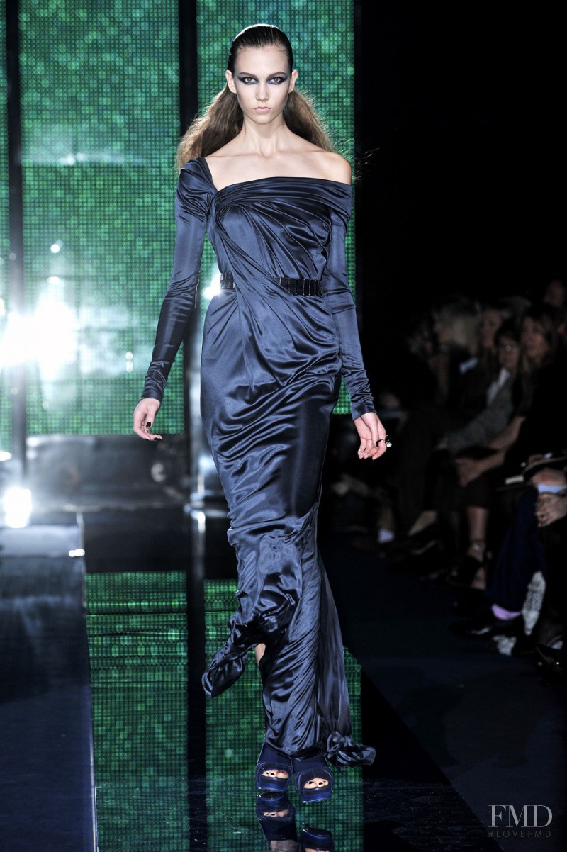 Karlie Kloss featured in  the Versace fashion show for Autumn/Winter 2009