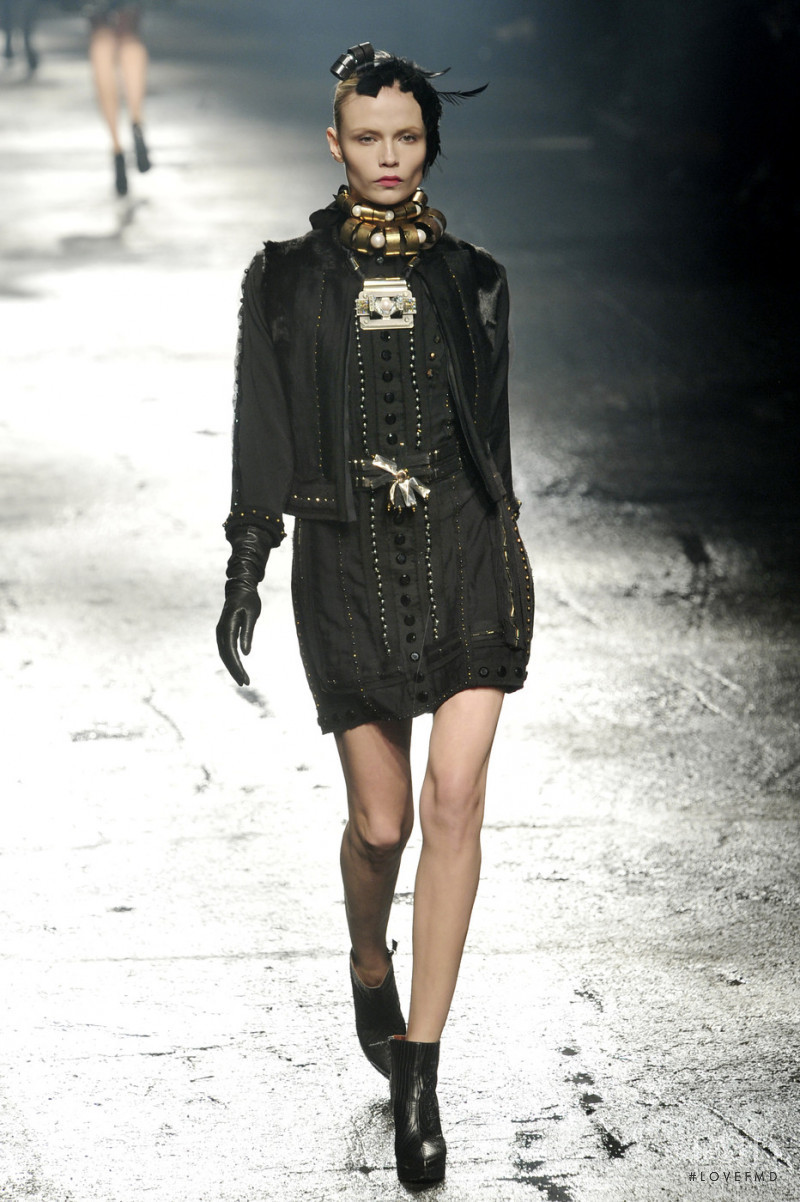 Natasha Poly featured in  the Lanvin fashion show for Autumn/Winter 2009