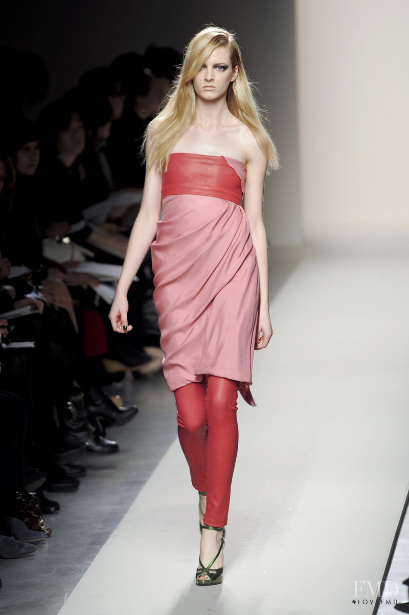 Daria Strokous featured in  the Bottega Veneta fashion show for Autumn/Winter 2010