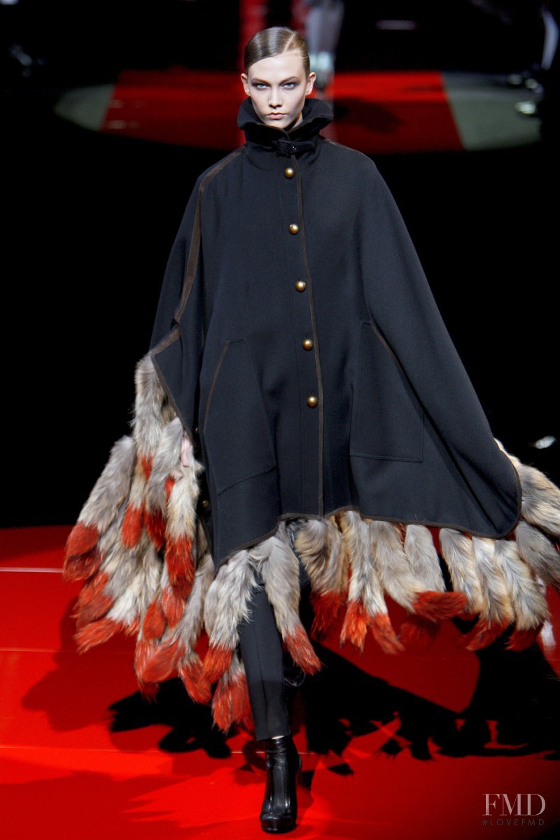 Karlie Kloss featured in  the Etro fashion show for Autumn/Winter 2010