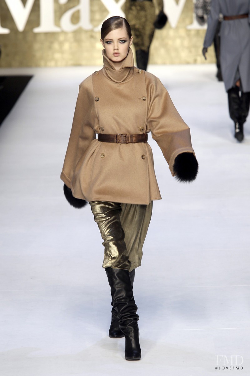 Lindsey Wixson featured in  the Max Mara fashion show for Autumn/Winter 2010