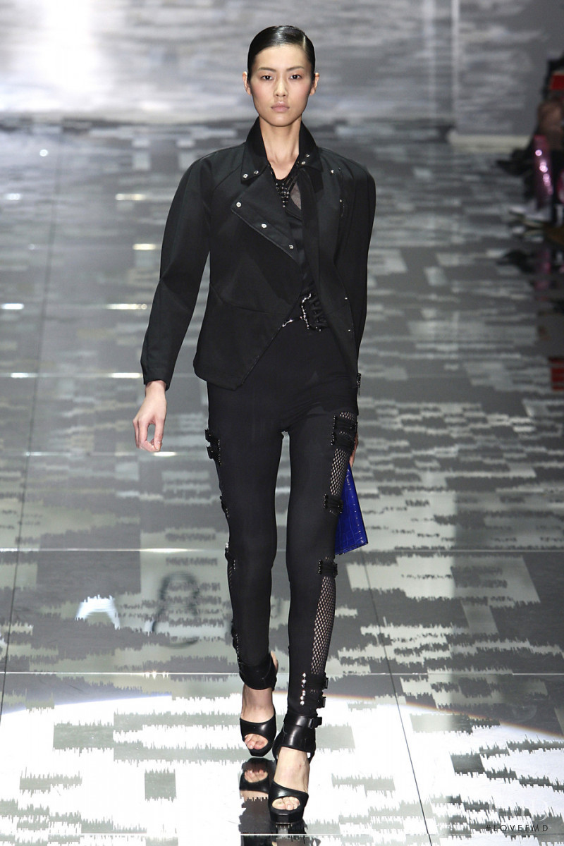 Liu Wen featured in  the Gucci fashion show for Spring/Summer 2010