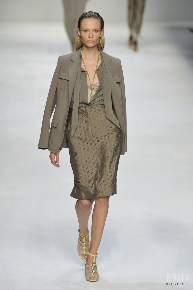 Natasha Poly featured in  the Max Mara fashion show for Spring/Summer 2010