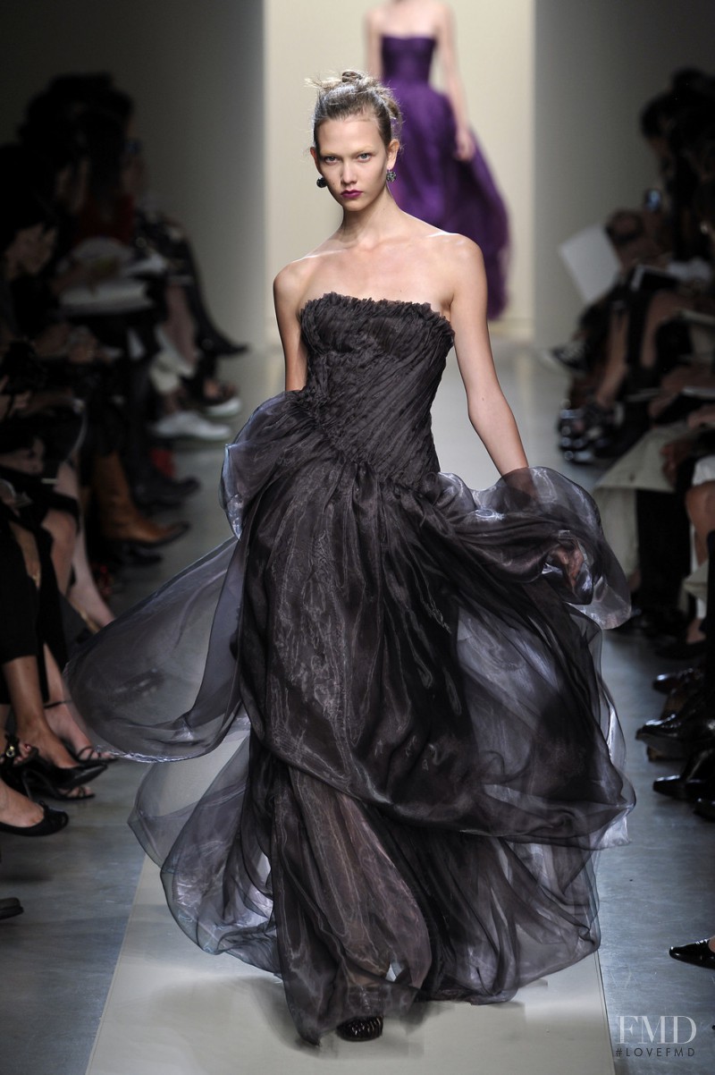 Karlie Kloss featured in  the Bottega Veneta fashion show for Spring/Summer 2010
