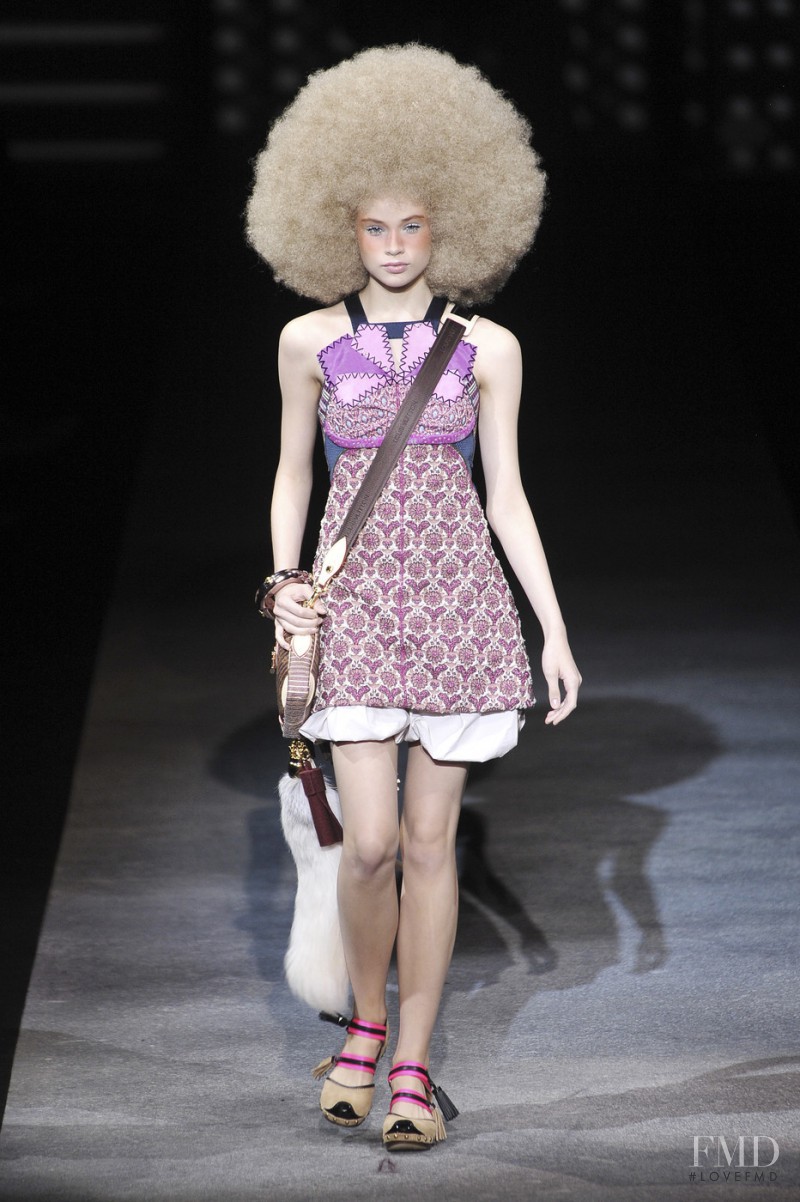 Louis Vuitton fashion show for Spring/Summer 2010