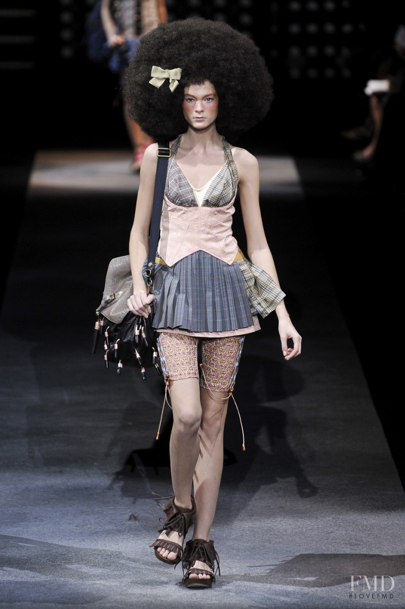Louis Vuitton fashion show for Spring/Summer 2010