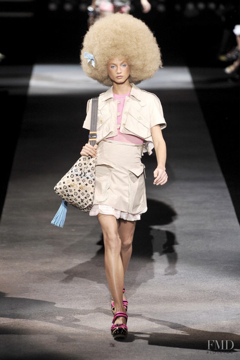 Louis Vuitton fashion show for Spring/Summer 2010