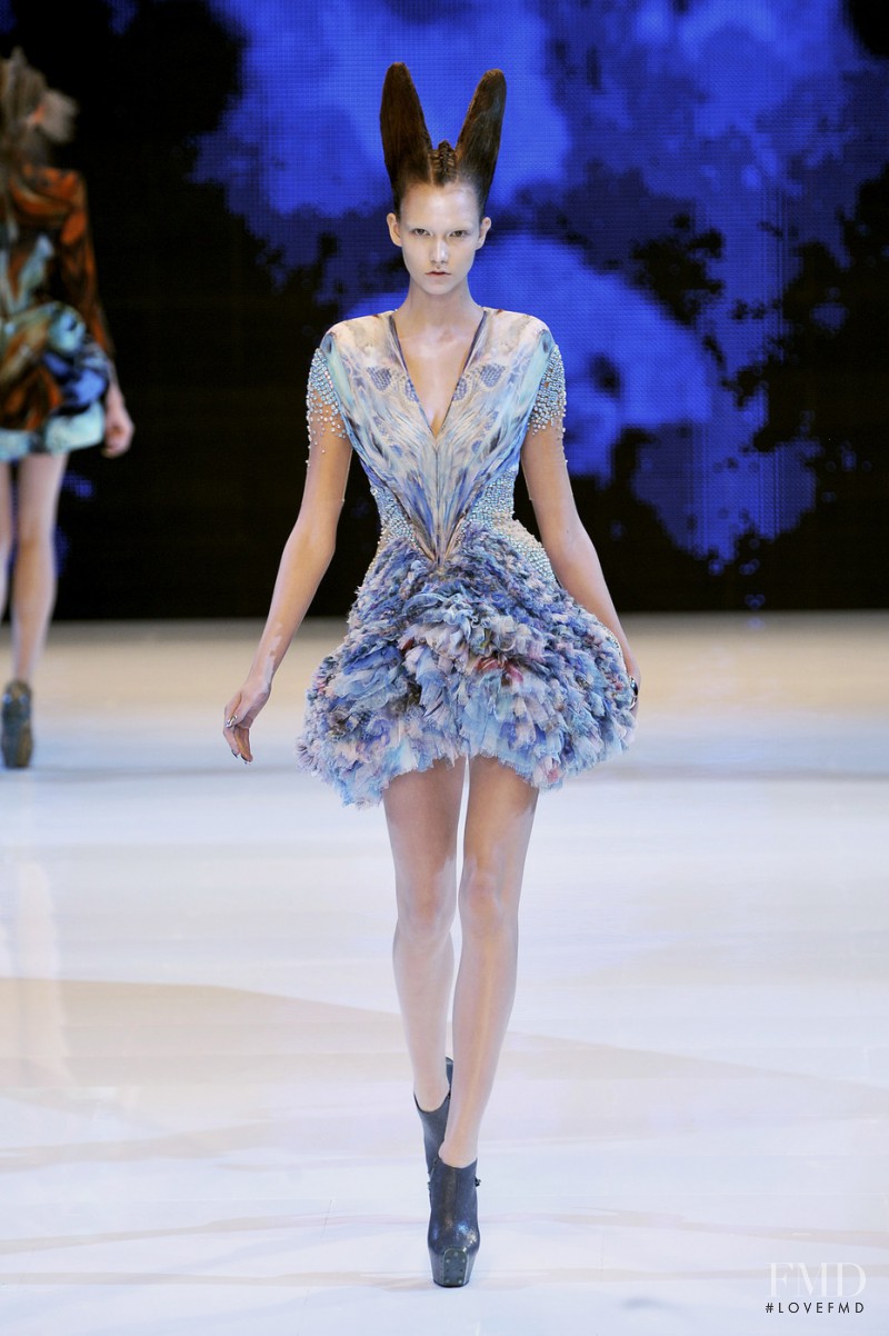 Karlie Kloss featured in  the Alexander McQueen fashion show for Spring/Summer 2010