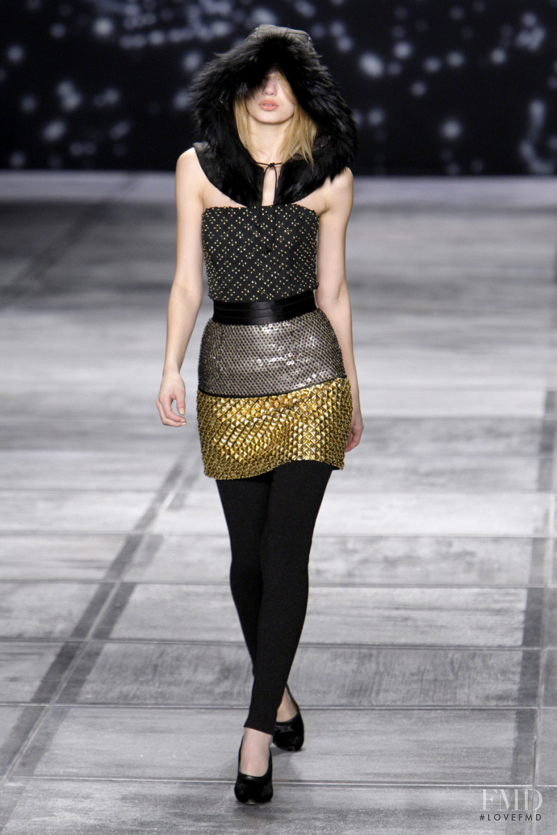 Bregje Heinen featured in  the Isaac Mizrahi fashion show for Autumn/Winter 2010