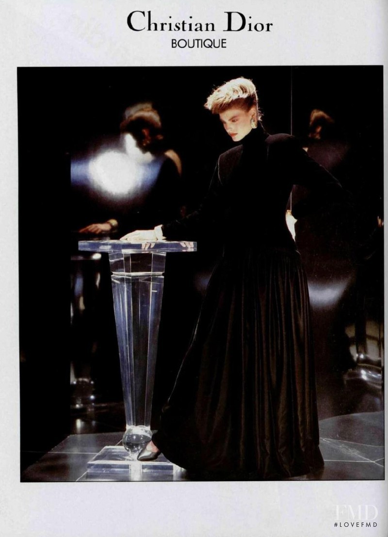 Linda Evangelista featured in  the Christian Dior advertisement for Autumn/Winter 1986