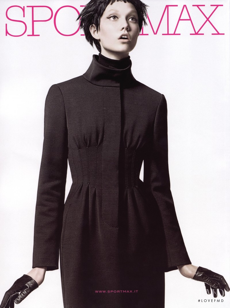Karlie Kloss featured in  the Sportmax advertisement for Autumn/Winter 2009