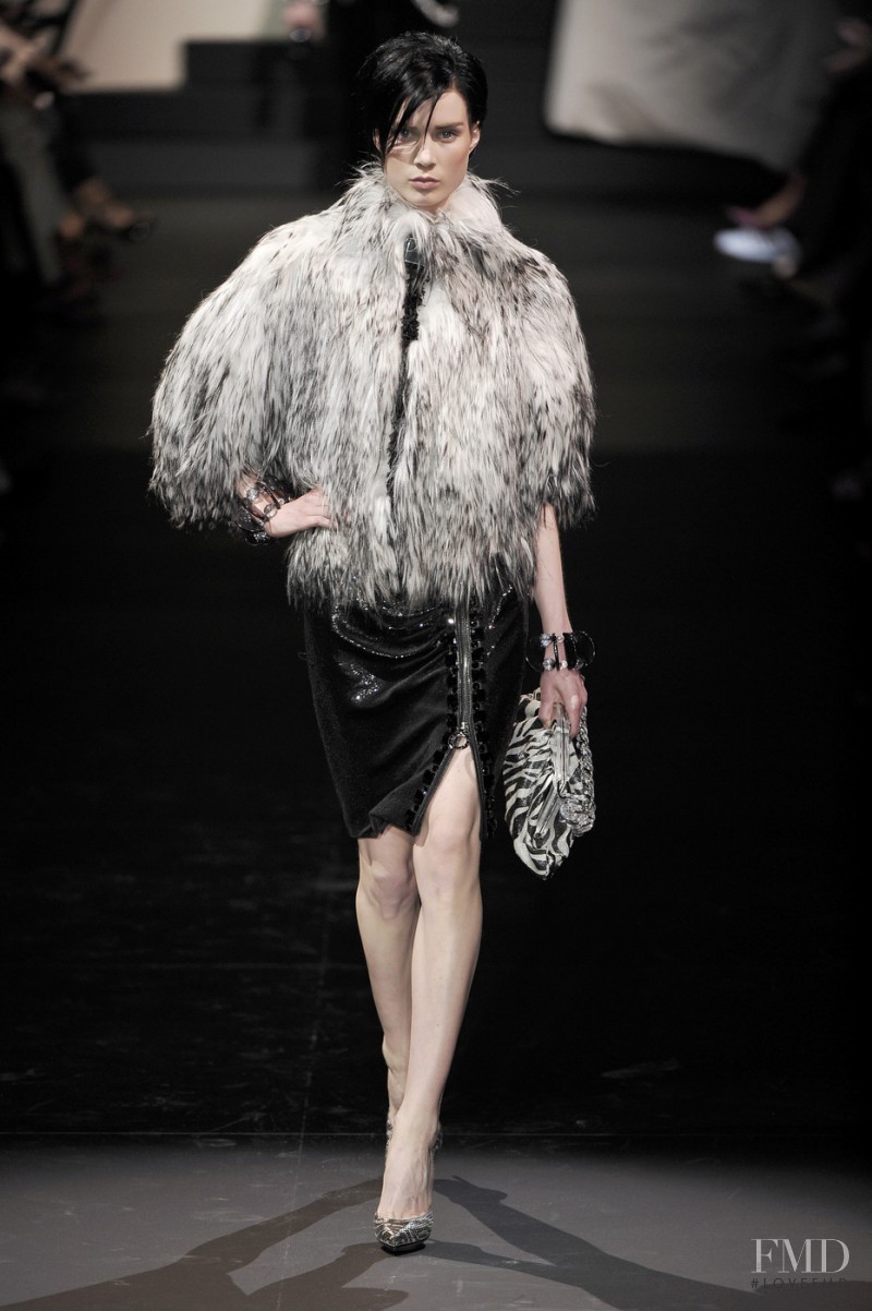 Elsa Sylvan featured in  the Armani Prive fashion show for Autumn/Winter 2009