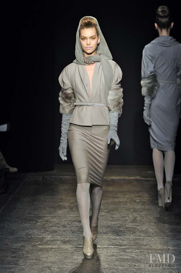Arizona Muse featured in  the Donna Karan New York fashion show for Autumn/Winter 2011