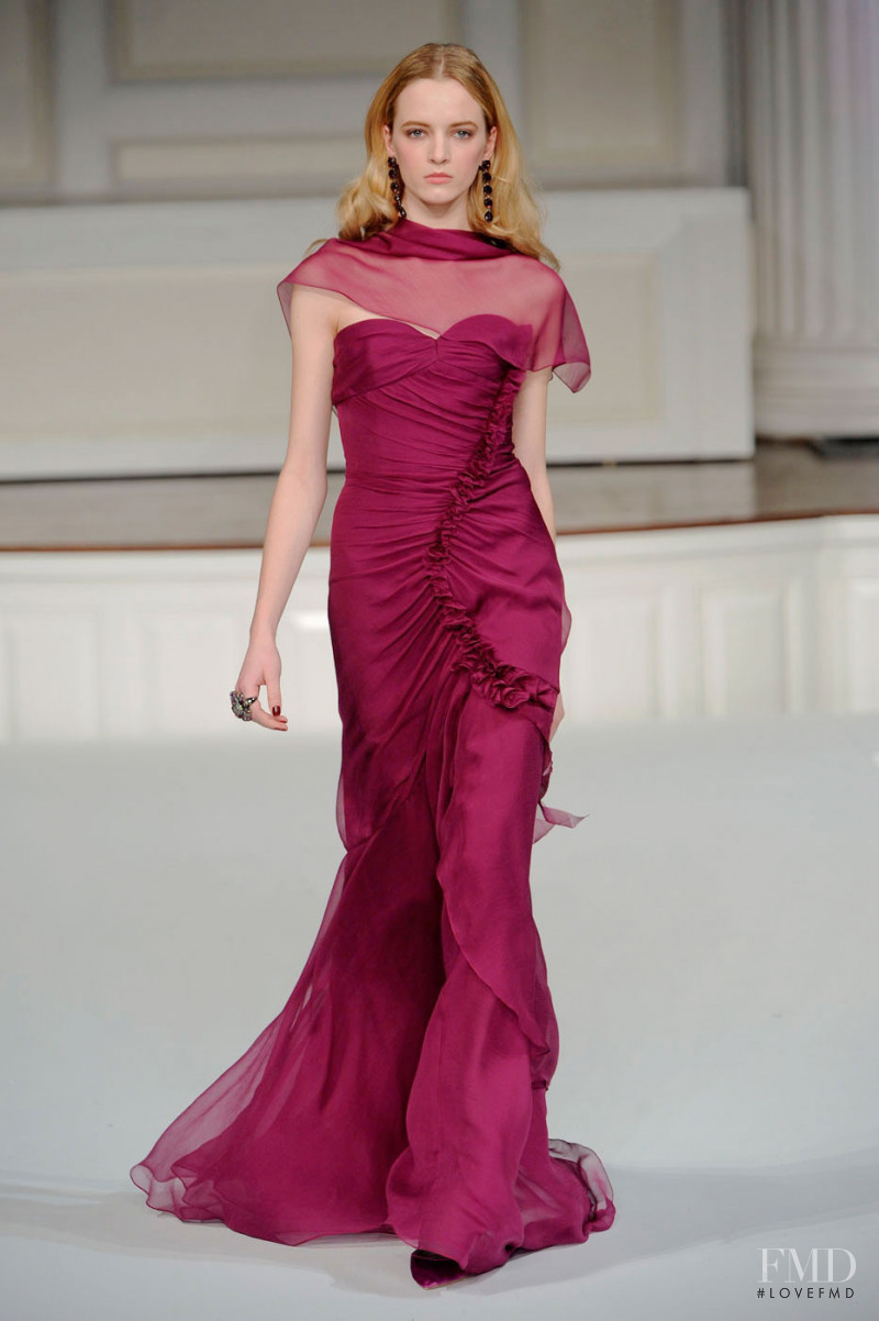 Daria Strokous featured in  the Oscar de la Renta fashion show for Autumn/Winter 2011