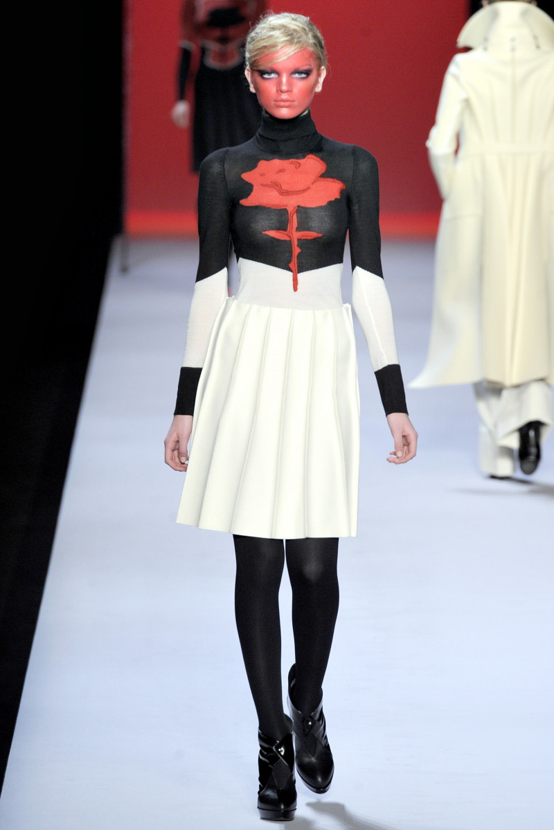 Daphne Groeneveld featured in  the Viktor & Rolf fashion show for Autumn/Winter 2011
