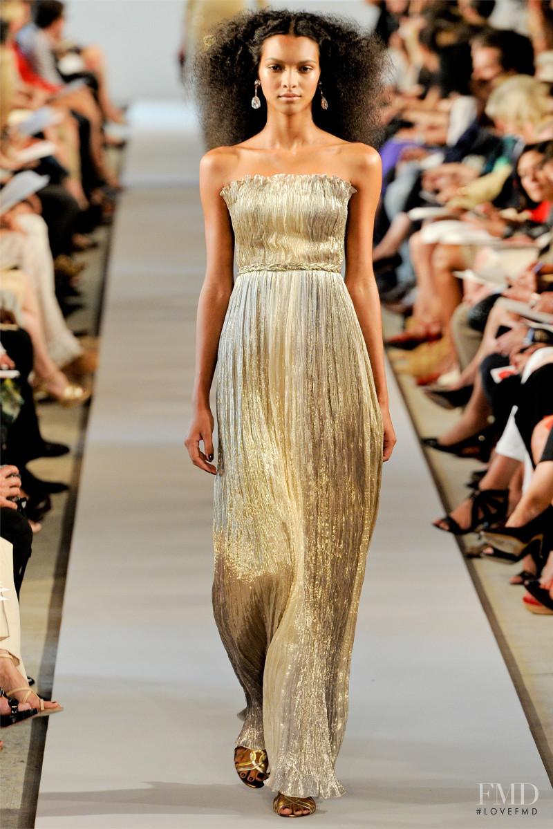 Lais Ribeiro featured in  the Oscar de la Renta fashion show for Spring/Summer 2012