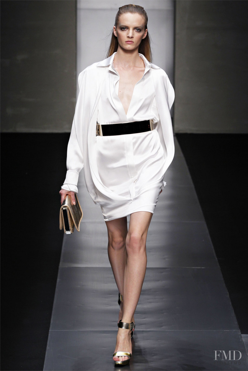 Daria Strokous featured in  the Gianfranco Ferré fashion show for Spring/Summer 2012