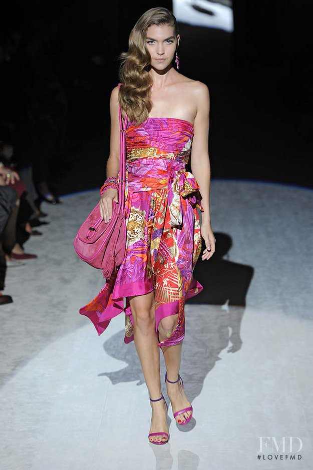 Arizona Muse featured in  the Salvatore Ferragamo fashion show for Spring/Summer 2012