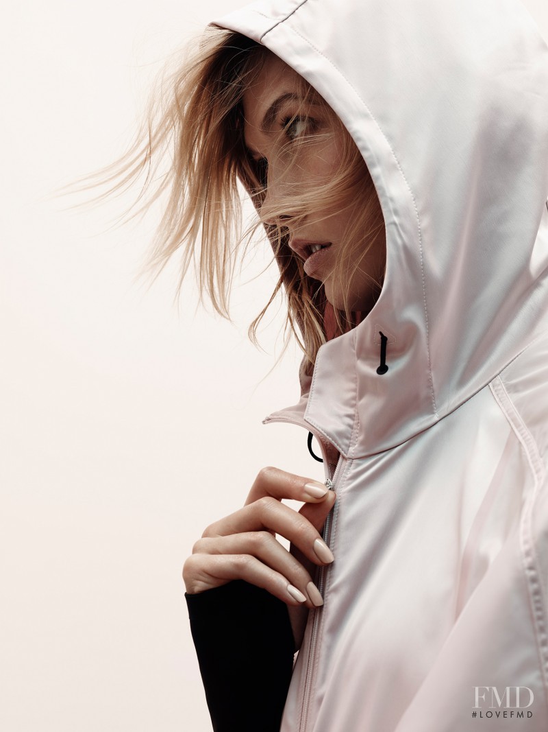 Karlie Kloss featured in  the Nike advertisement for Spring/Summer 2015