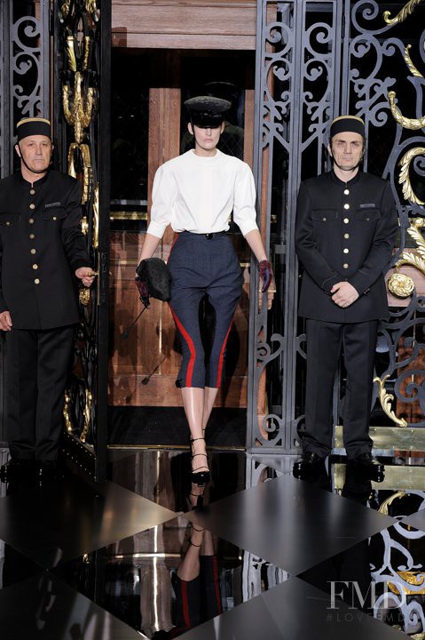 Stella Tennant featured in  the Louis Vuitton fashion show for Autumn/Winter 2011