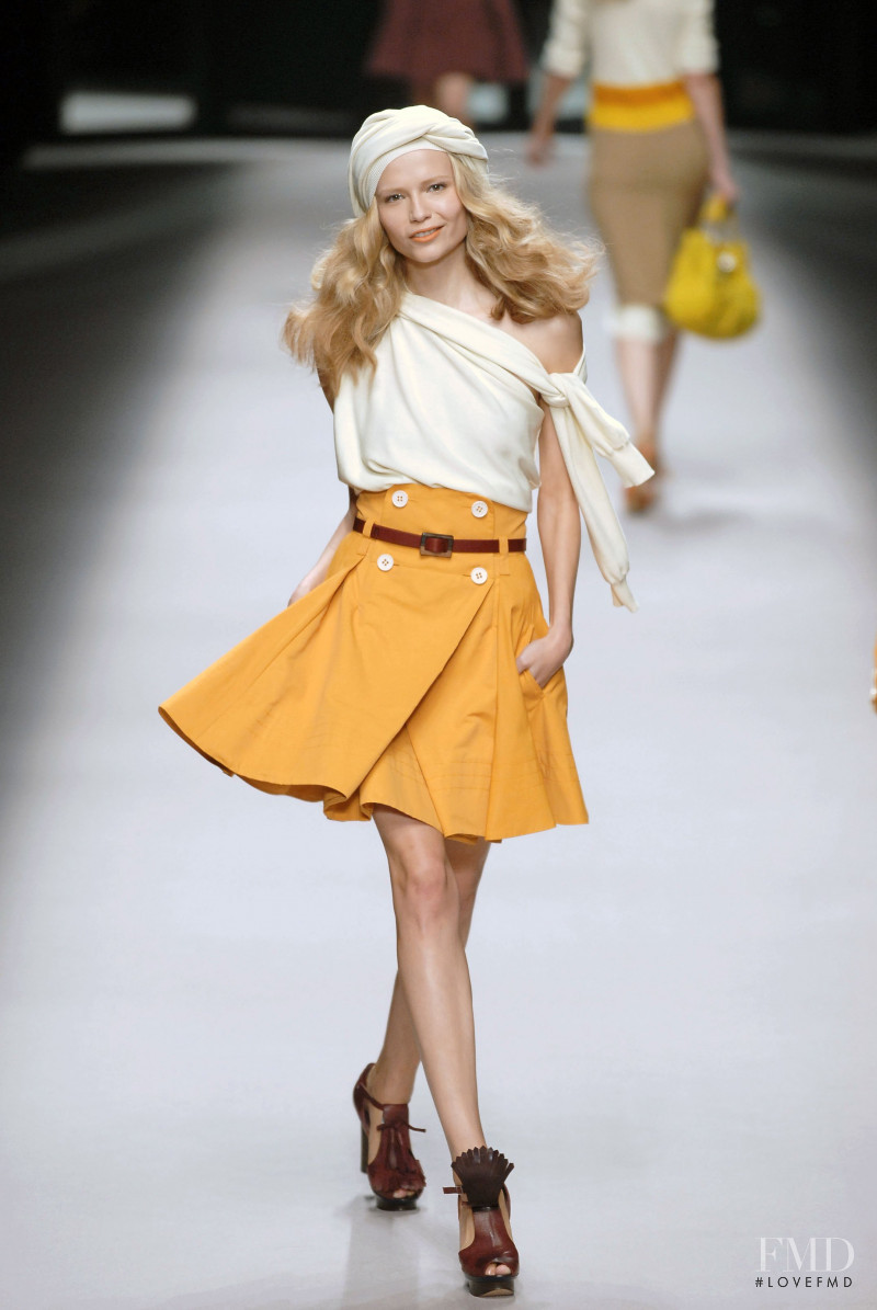 Natasha Poly featured in  the Sonia Rykiel fashion show for Spring/Summer 2008