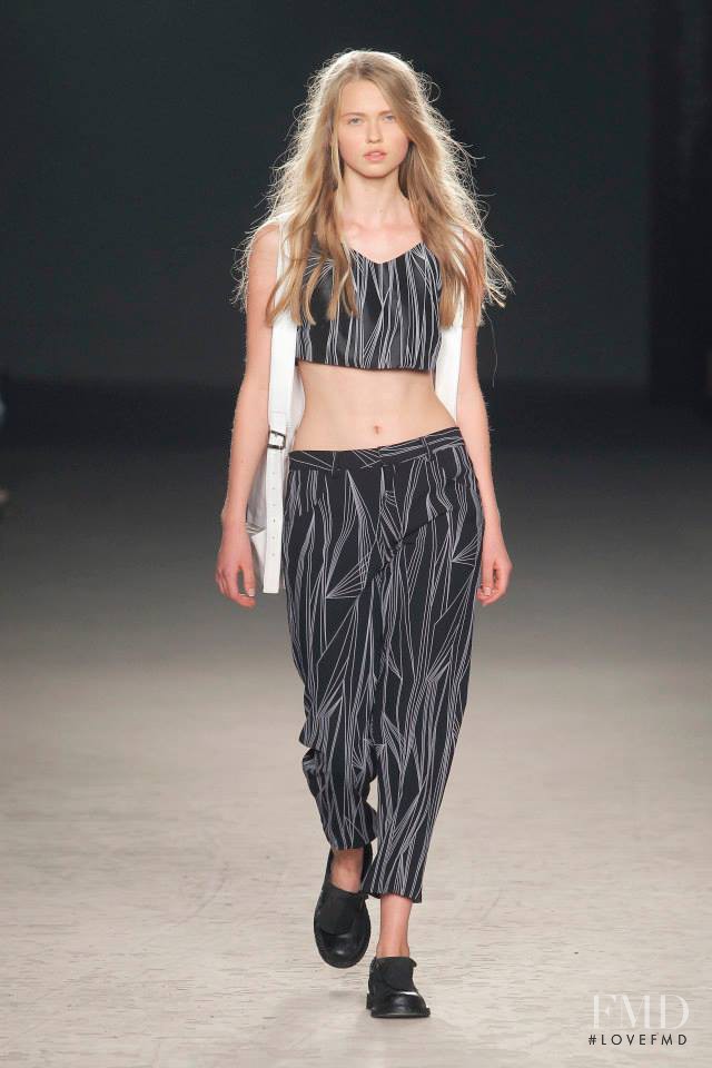 Daniela Hanganu featured in  the Daniela Barros fashion show for Spring/Summer 2015