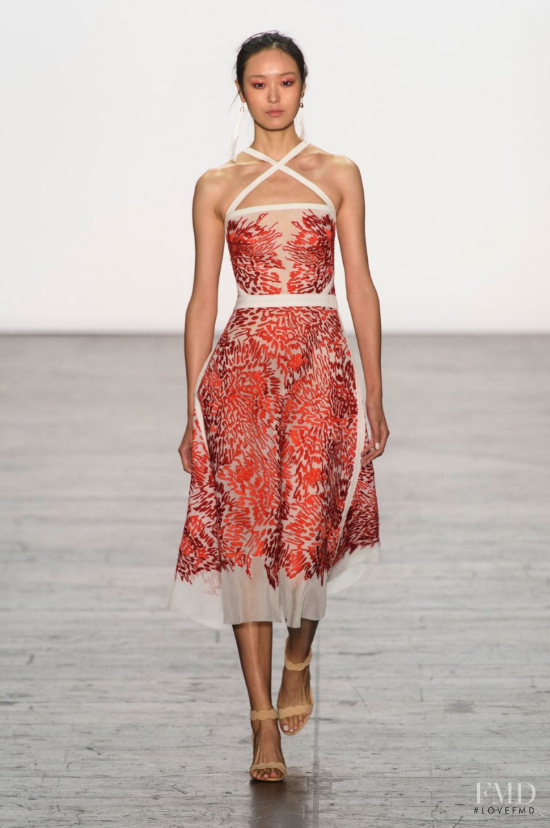 Tadashi Shoji fashion show for Spring/Summer 2017