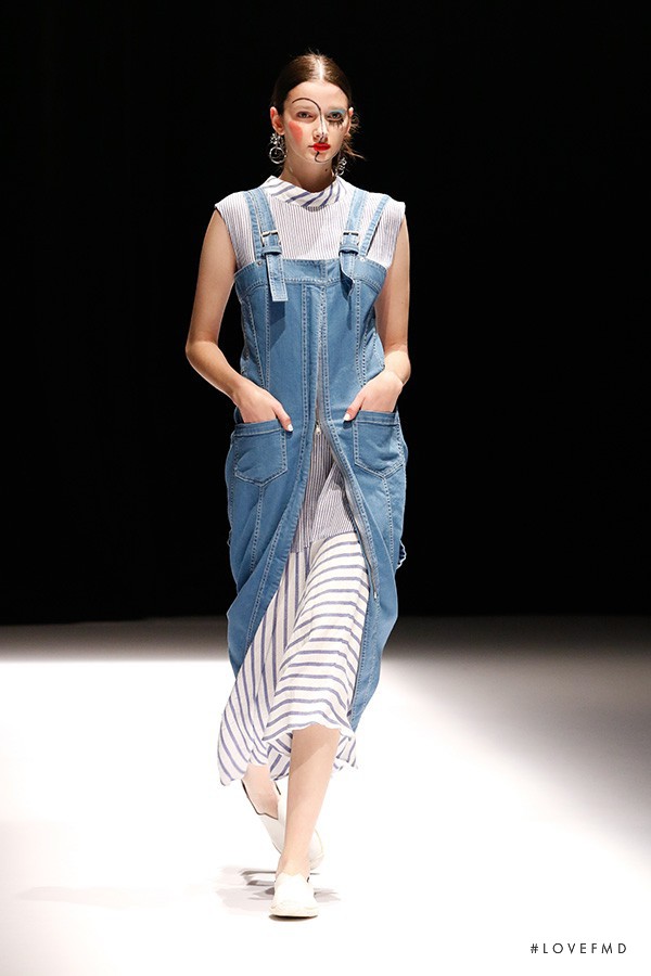 Mara Jankovic featured in  the Hiroko Koshino fashion show for Spring/Summer 2017
