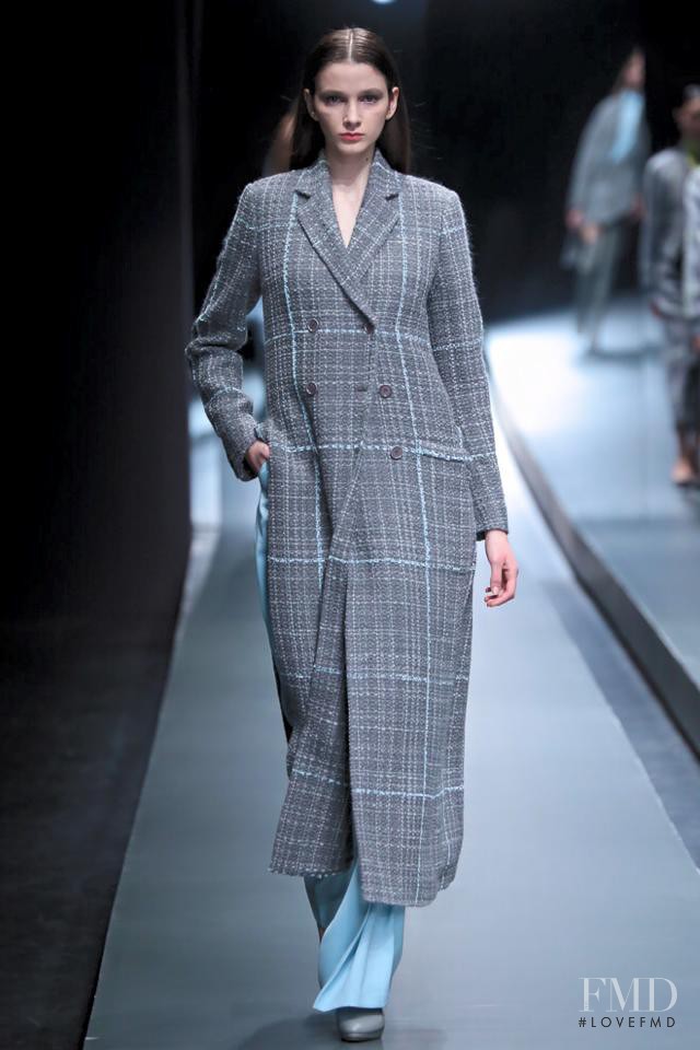 Mara Jankovic featured in  the Hanae Mori fashion show for Autumn/Winter 2015